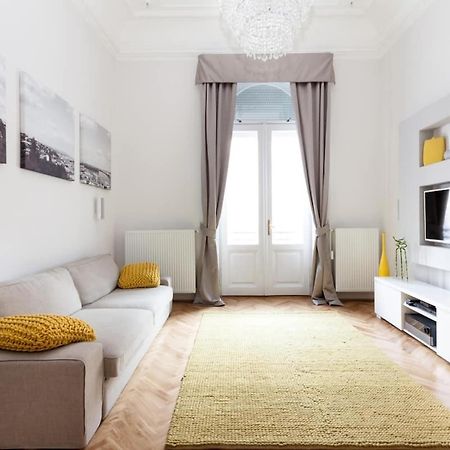 Bpr Sophisticated Astoria Suite With Balcony Budapeste Exterior foto